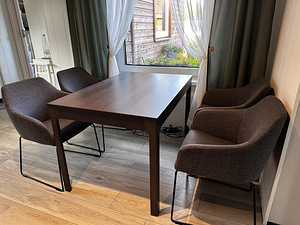 Köögilaud ja 4 tooli (1 foto / 3)