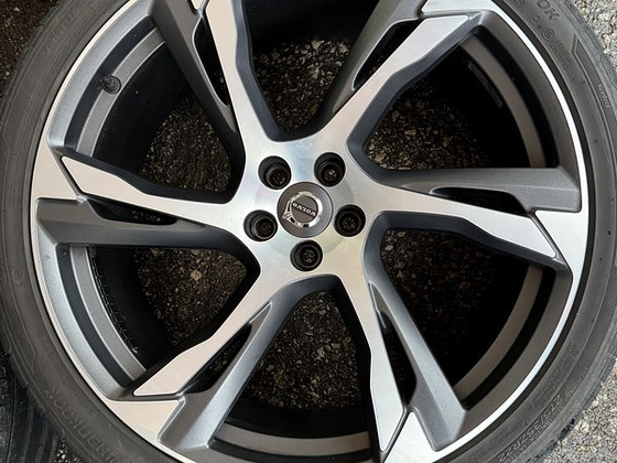 22" Volvo originaalveljed 5x108 + suverehvid 275/35/22