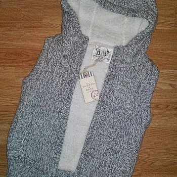 Uus kootud vest, suurus M