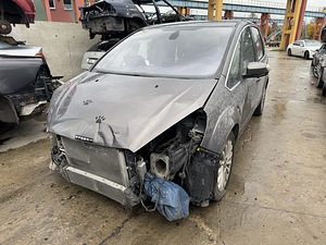 Ford s-max (5 фото из 8)
