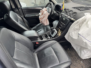Ford s-max (7 фото из 8)