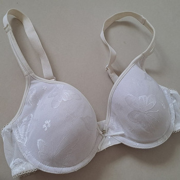 Valge ilus push-up rinnahoidja