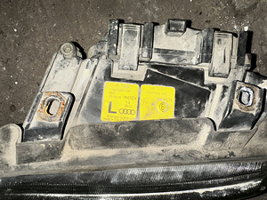 Audi a4 b5 esitulede komplekt (2 foto / 6)
