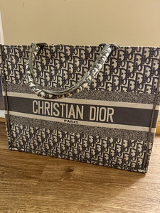 Сумка Dior оригинал (1 фото из 5)