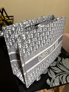 Сумка Dior оригинал (5 фото из 5)