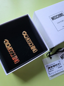 Новые серьги MOSCHINO (1 фото из 2)