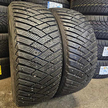215 55 R 17 Goodyear Ultra Grip Ice Arctic