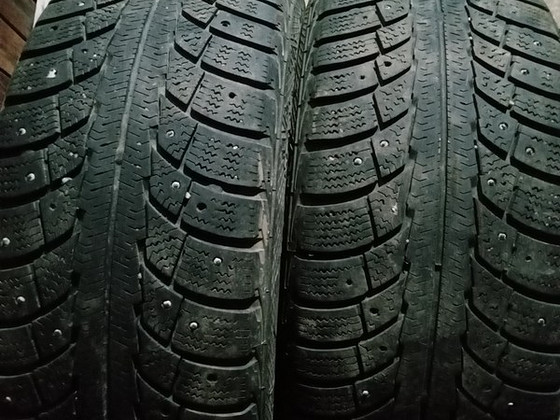 Gislaved 205/60 R16 шипованные