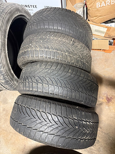 Goodyear Ultragrip Ice 2 215/55R17 (1 фото из 5)