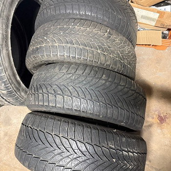 Goodyear Ultragrip Ice 2 215/55R17