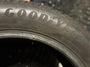 Goodyear Ultragrip Ice 2 215/55R17 (2 фото из 5)
