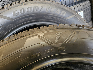 235 55 R 18 Goodyear UltraGrip Performance 3 ( nagu uued ) (4 foto / 5)