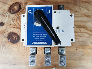 Продается силовой переключатель SOCOMEC SIRCO 355A 1000V (1 фото из 2)