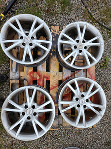 Продам диски r17 (1 фото из 3)