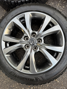 18" оригинальные диски Mazda 5x114,3 + шипованные шины Michelin (2 фото из 9)