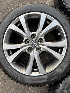18" оригинальные диски Mazda 5x114,3 + шипованные шины Michelin (4 фото из 9)