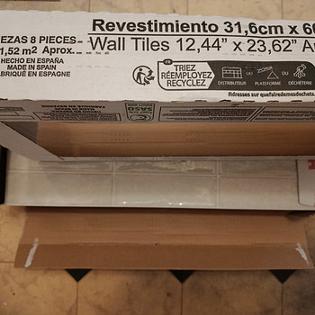 Müüa glasuuritud seinaplaadid (23 tk)
