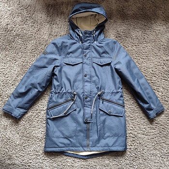 Sügis-kevadine parka. Suurus 146 cm.