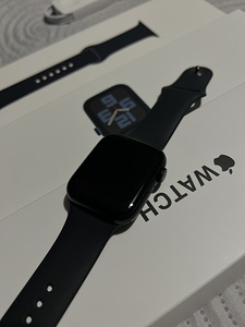 Apple Watch SE 2nd Gen 44 мм (2 фото из 7)