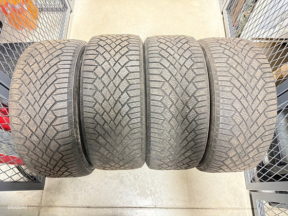 Continental VikingContact 7 235/45R18