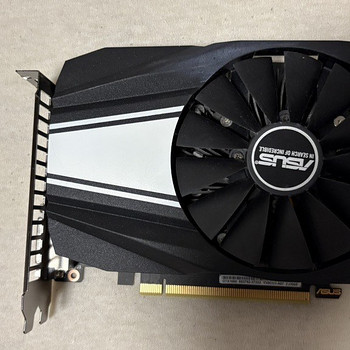 Видеокарта ASUS GTX 1660 6Gb. практически новая.