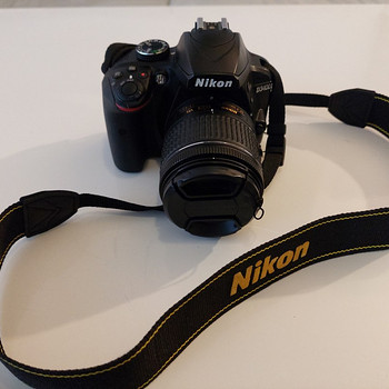 Nikon D3400 + 18-55 AF-P VR Kit koos fotokotiga.