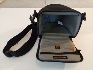 Nikon D3400 + 18-55 AF-P VR Kit koos fotokotiga. (5 foto / 5)