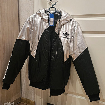 Новая куртка adidas.