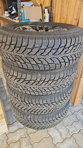 Originaal Toyota Land Cruiser valuveljed ja uued naelrehvid (1 foto / 5)
