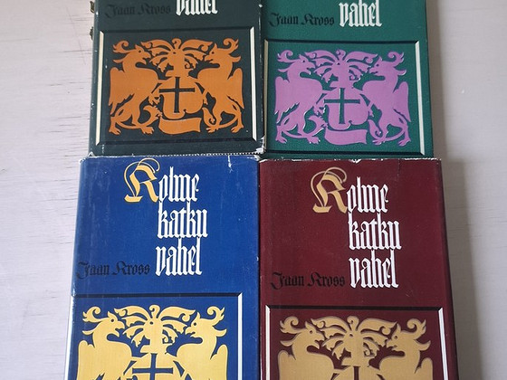 Kolme katku vahel
