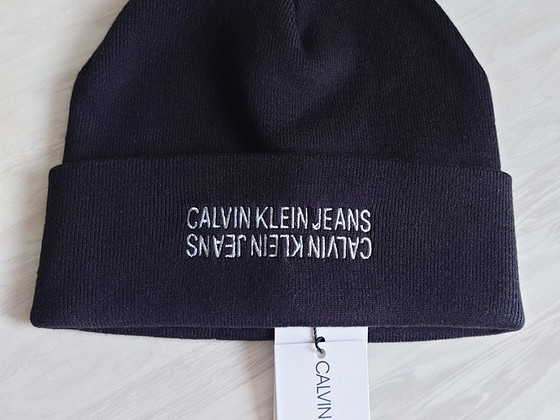 Uus Calvin Klein müts