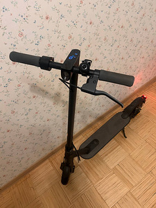 Müüa Xiaomi Mi Electric Scooter Essential elektritõukeratas (1 foto / 4)