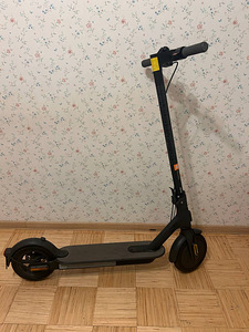 Müüa Xiaomi Mi Electric Scooter Essential elektritõukeratas (2 foto / 4)