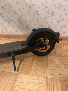 Müüa Xiaomi Mi Electric Scooter Essential elektritõukeratas (3 foto / 4)