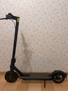 Müüa Xiaomi Mi Electric Scooter Essential elektritõukeratas (4 foto / 4)