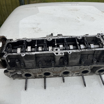 Головка блока цилиндров Volvo 1.6 дизель 84 кВт.