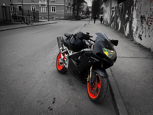 Suzuki GSXR1000 (2 foto / 5)