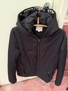 Куртка Guess (1 фото из 3)