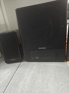 Microlab FC 530U 2.1 Speakers (1 foto / 2)