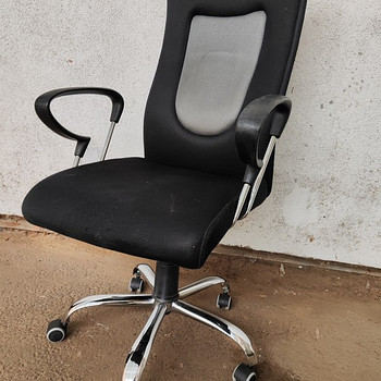 Kontoritool kohaletoimetamisega linnas