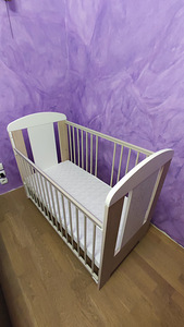 Детская кроватка (3 фото из 3)
