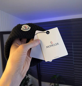 ШАПКА ЗИМНЯЯ MONCLER (9 фото из 9)