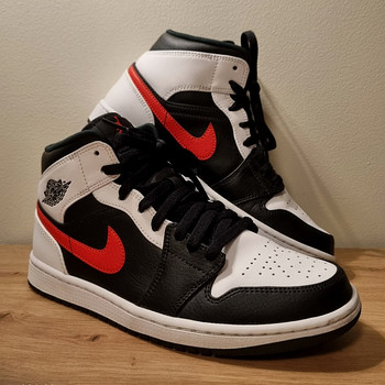 Nike Air Jordan 1 Mid Chile