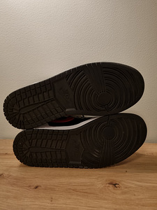 Nike Air Jordan 1 Mid Chile (5 foto / 6)