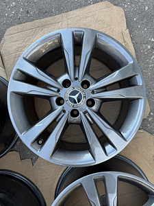 17" оригинальные диски Mercedes-Benz 5x112 (4 фото из 8)