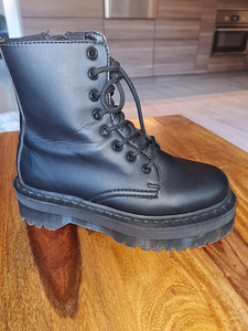 Dr. Martens (2 фото из 2)