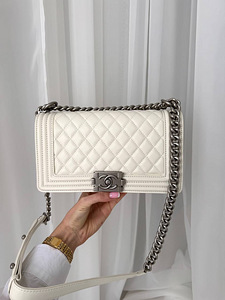 Сумка Chanel Boy Beige Silver копия (1 фото из 10)