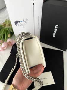 Сумка Chanel Boy Beige Silver копия (4 фото из 10)