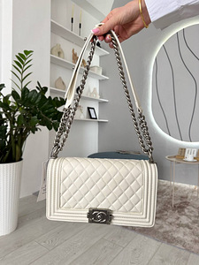 Сумка Chanel Boy Beige Silver копия (7 фото из 10)