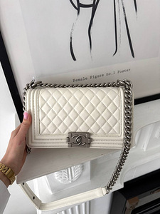 Сумка Chanel Boy Beige Silver копия (8 фото из 10)
